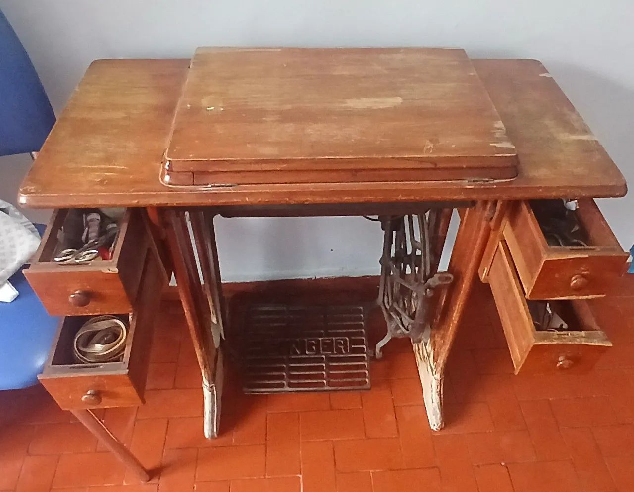 Maquina de costura singer - doméstica pretinha  - Foto 2