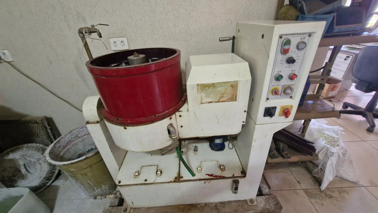 Vendo turbo acabamento capacidade 30 litros. - Foto 4