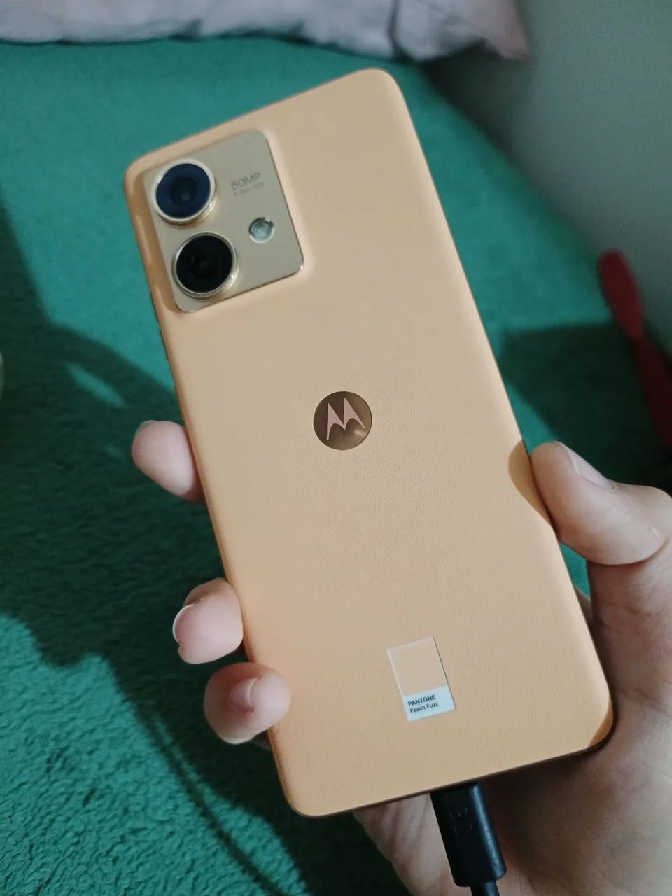 Moto Edge 40 neo tela com macha e trincada