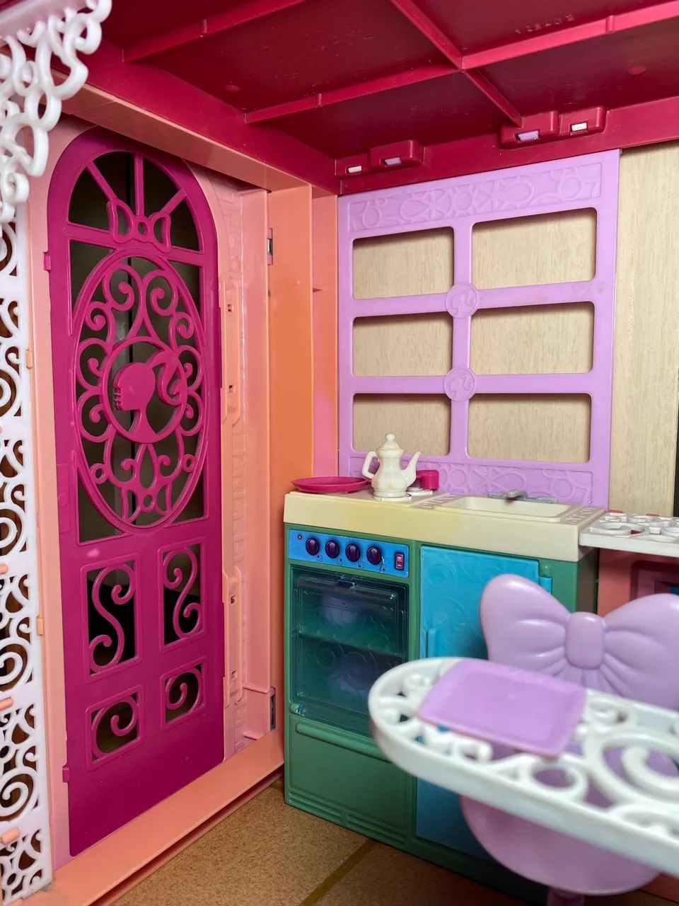 Casinha de férias da Barbie + 2 Barbies inclusas - Foto 5