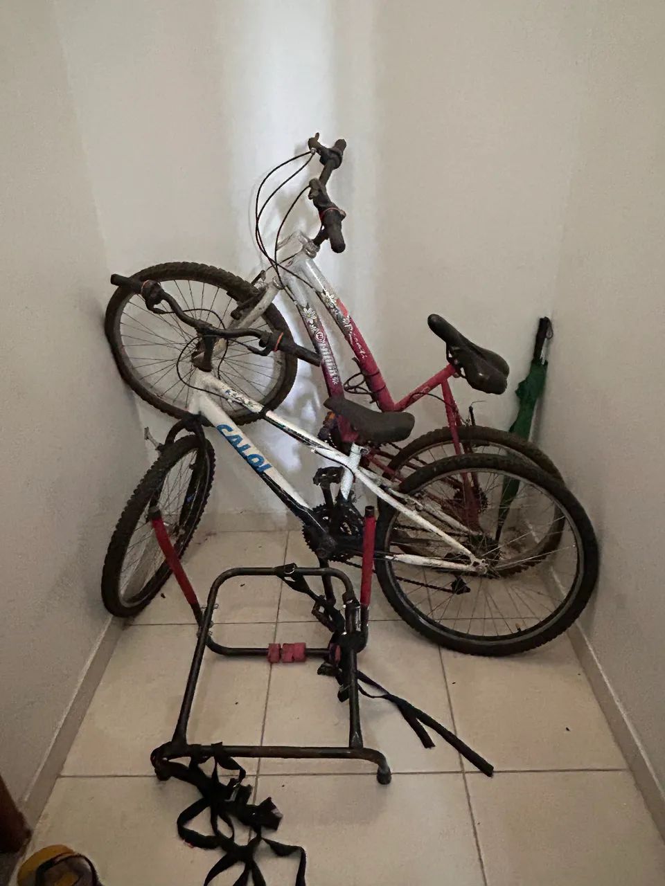 Bicicleta e suporte