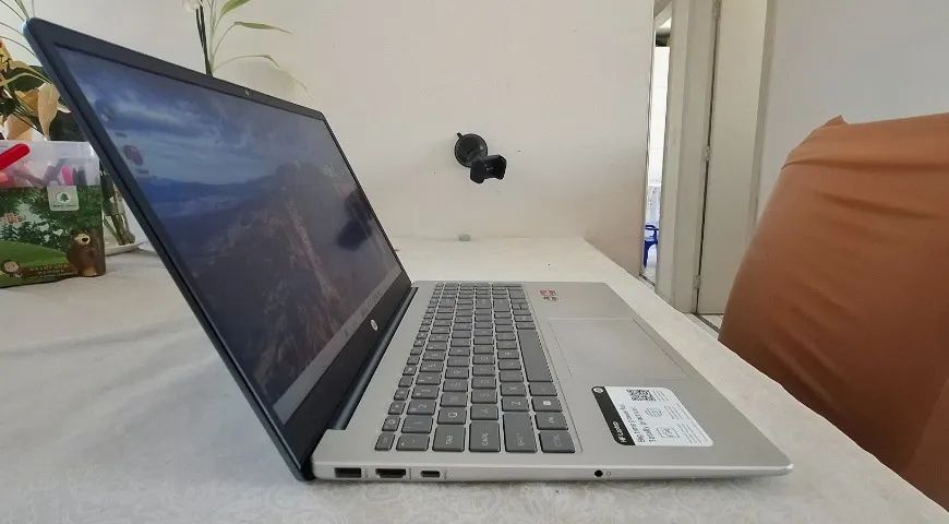 Notebook HP 15, AMD Ryzen 5 7520U E 8 GB DDR 5500 MHz - Foto 4