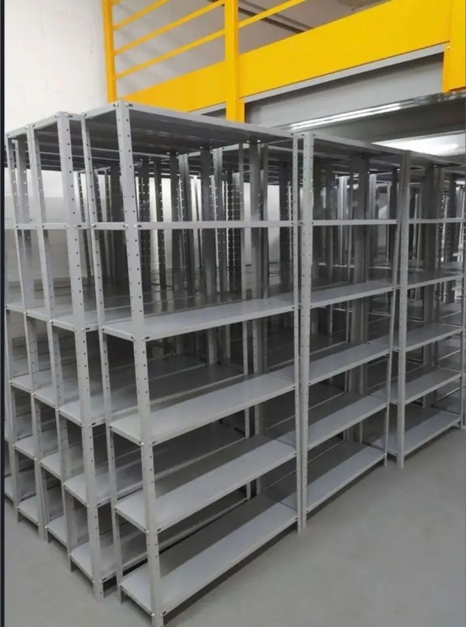 Steel shelf with supports