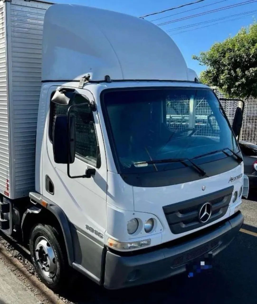 MB Accelo 1016  - Foto 2