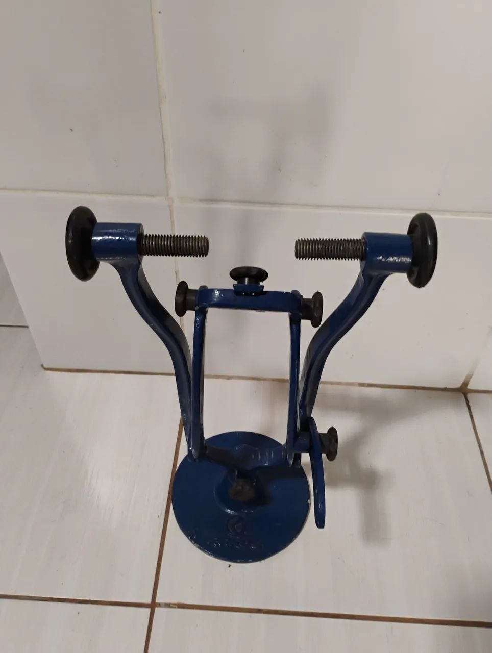 Alinhador RARUS Moto/Bicicleta Compatibilidade: Aros de 10 até 29 polegadas - Foto 2