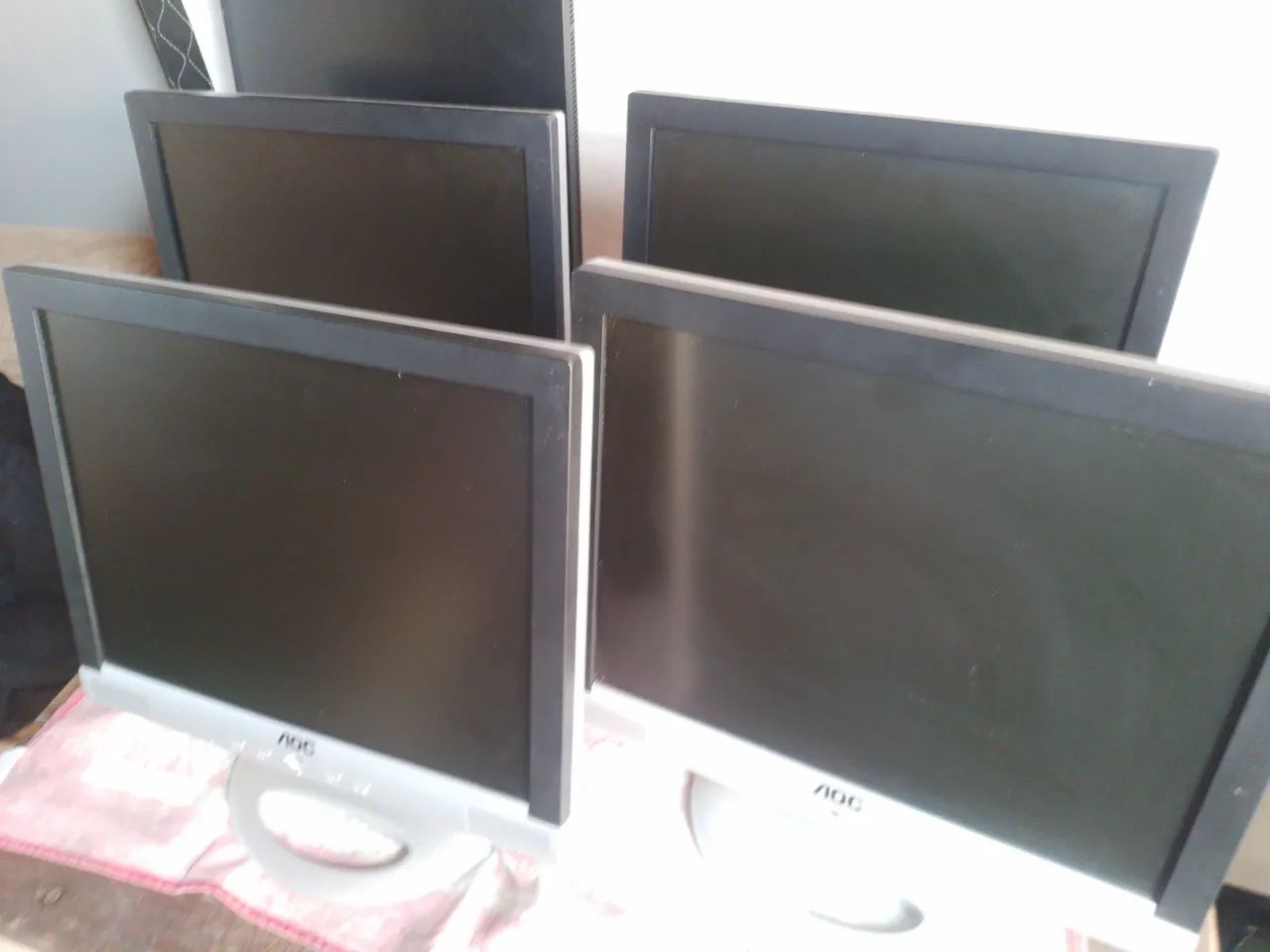 VENDO 02- MONITOR AOC 15 POLEGADAS..LEIA!