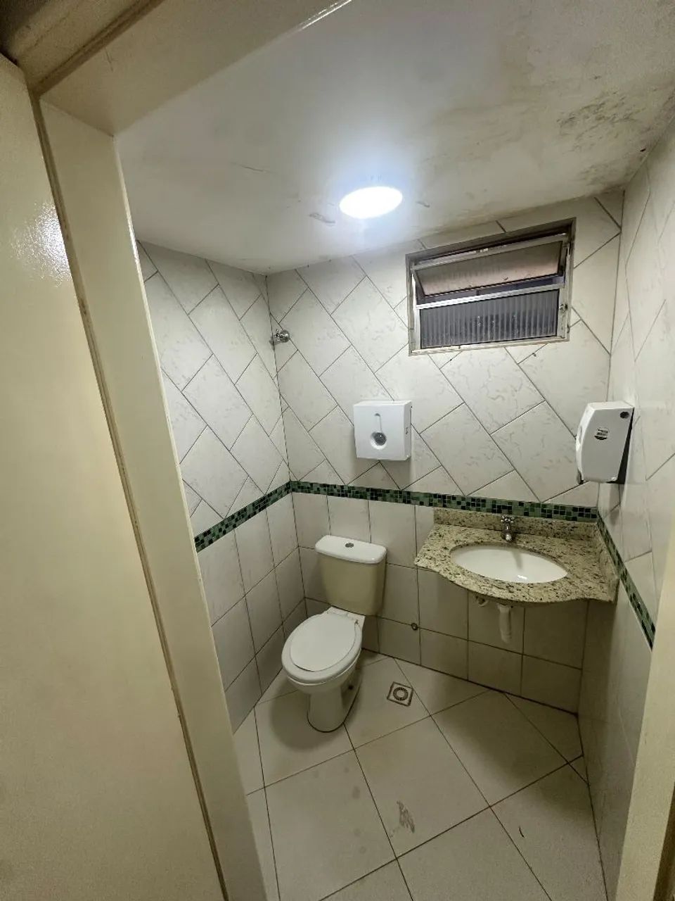 Sala comercial em frente HRC - Foto 4