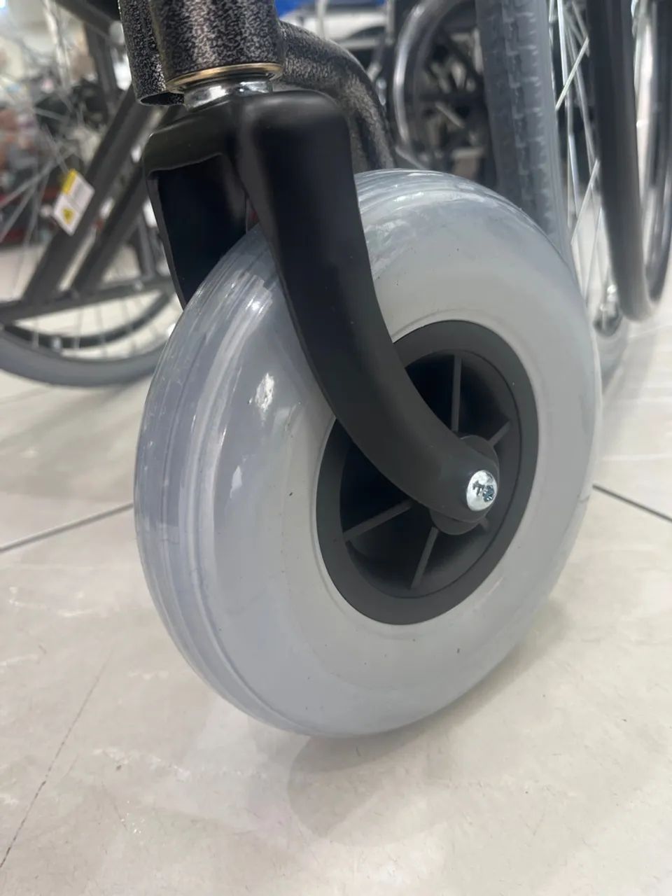 Cadeira de Rodas Confortável- modelo Premium  - Foto 4