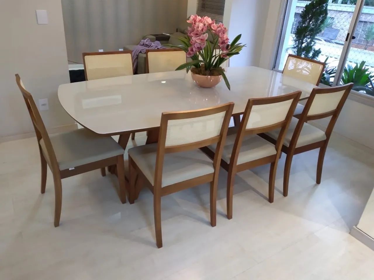 Mesa de jantar madeira pronta entrega nova 