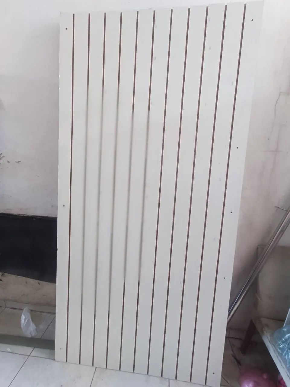 MDF Canaletado. 