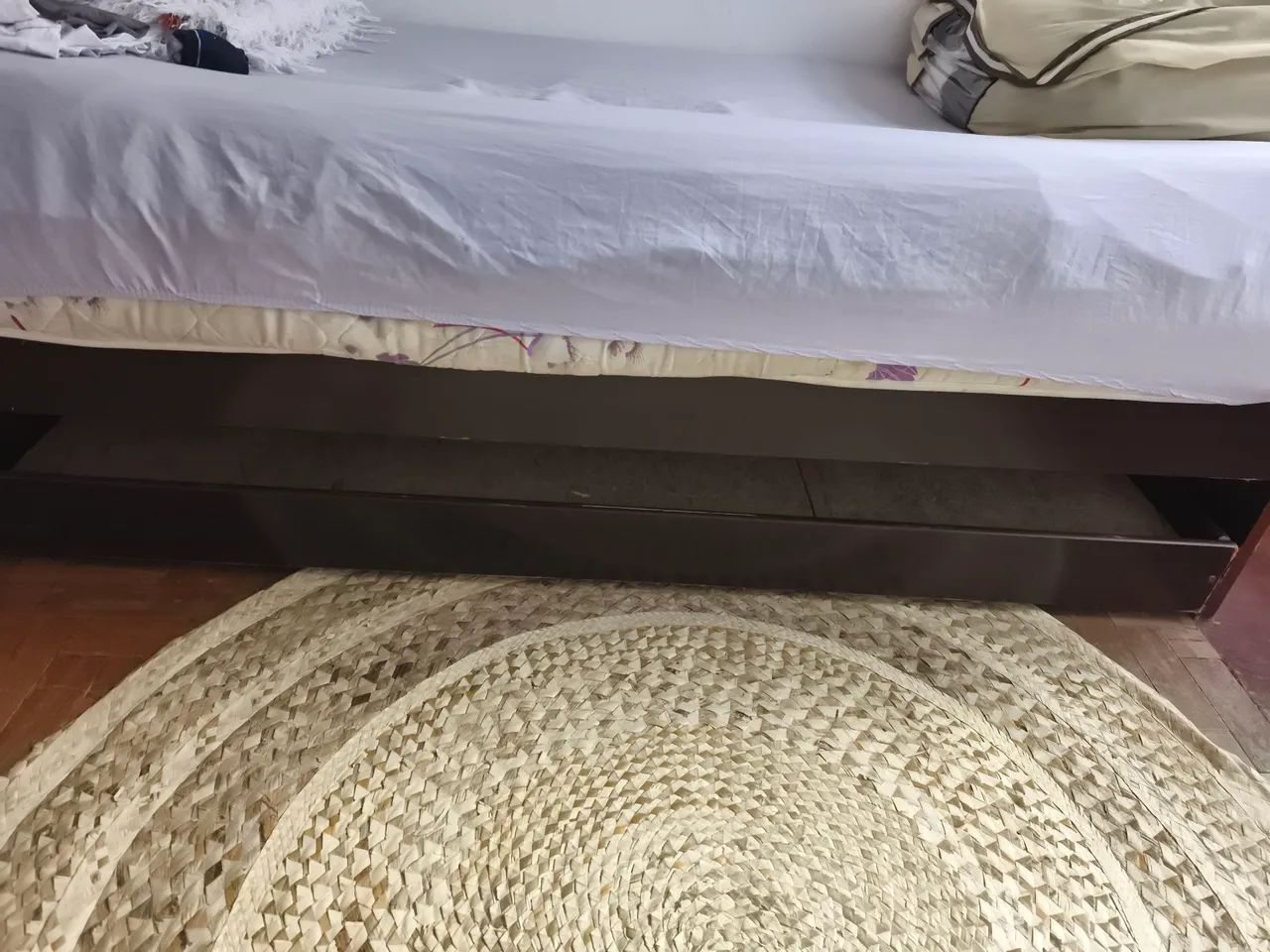 Bicama de madeira com 1 colchão  - Foto 2