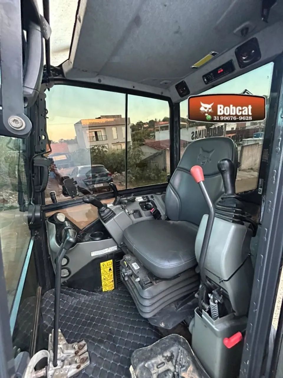 Bobcat E26 cabinada mini escavadeira  - Foto 2