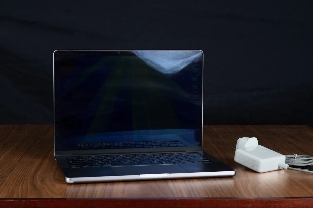 MacBook Pro 14" M2 Pro 16GB 512GB 2023 - Foto 2