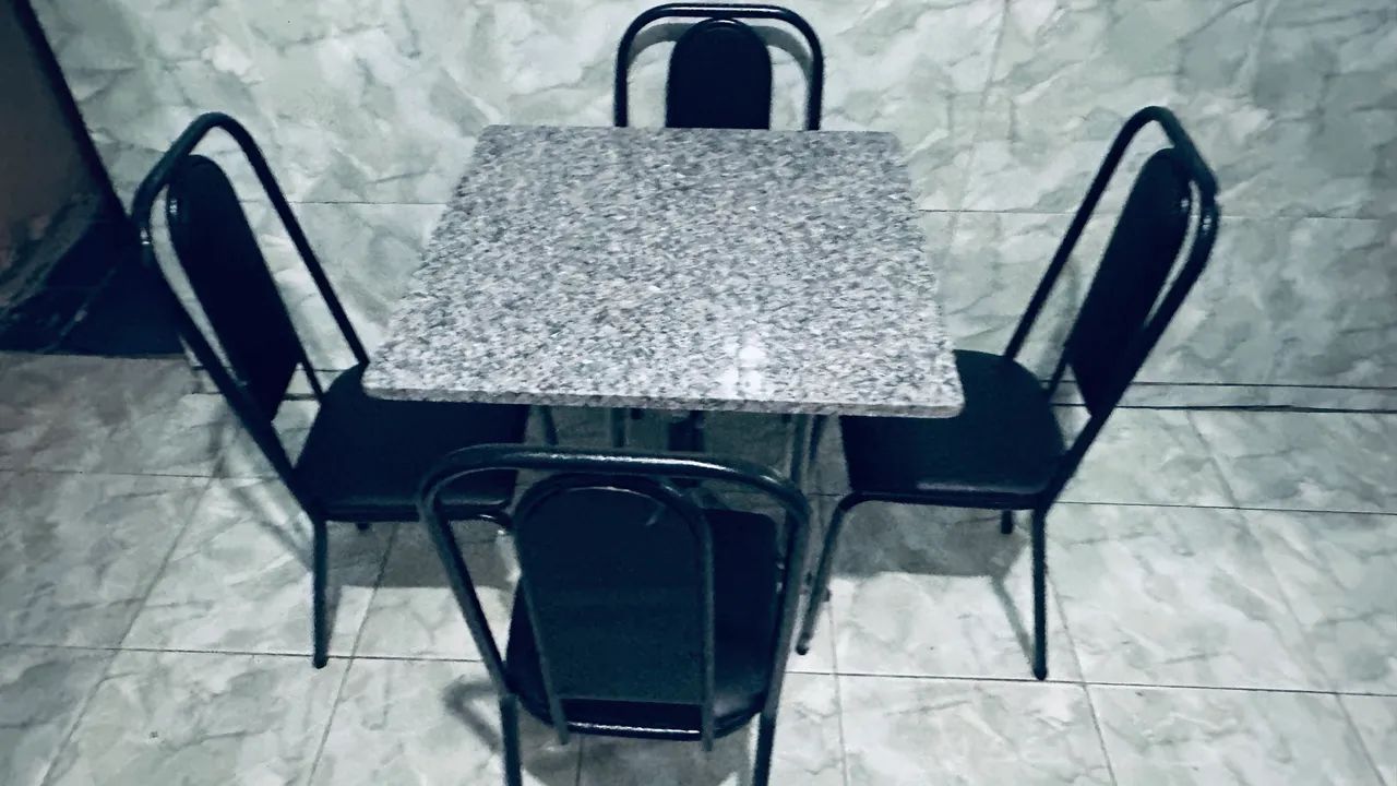 Mesas com 4 cadeiras 70x70 novas,, zap * - Foto 3