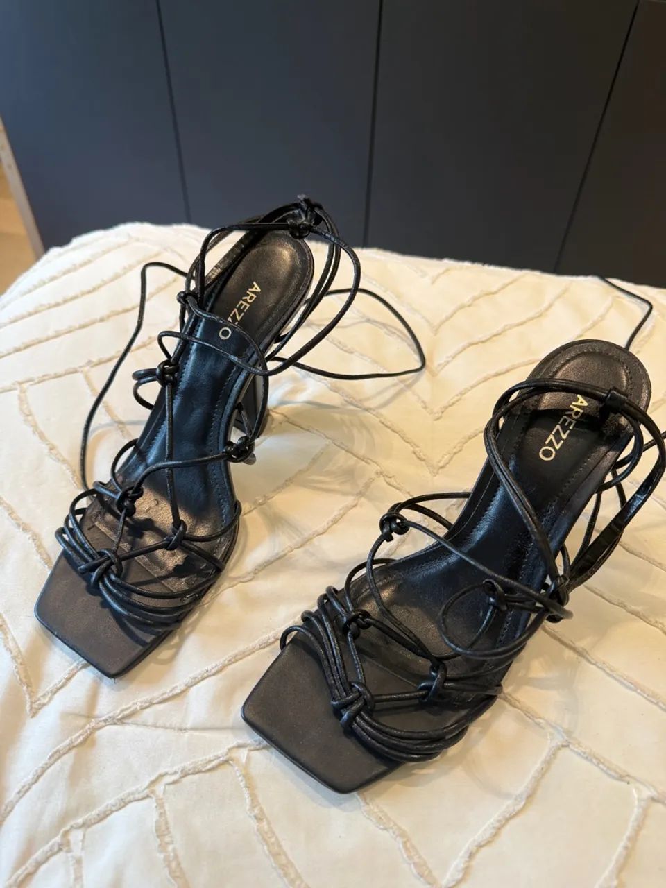 Vendo sandália Arezzo
