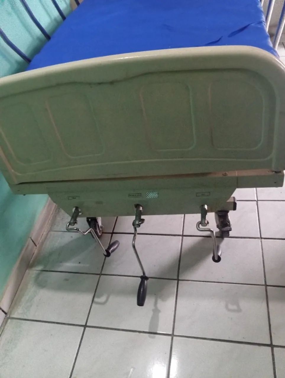 Cama hospitalar com colchão  - Foto 4