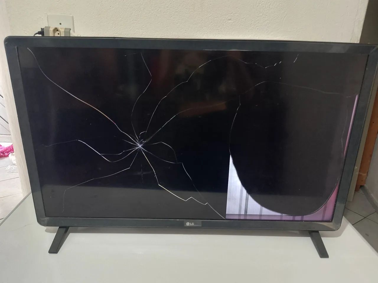 Tv LG 32 polegadas não aparece imagem, sair apenas som e liga ainda  - Foto 2