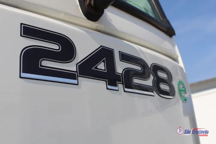 ford cargo 2428 2011 - Foto 3