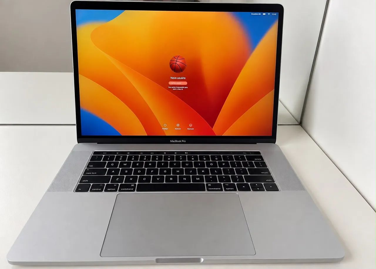 MacBook Pro 15" 2017 i7 16GB 512GB SSD Touch bar