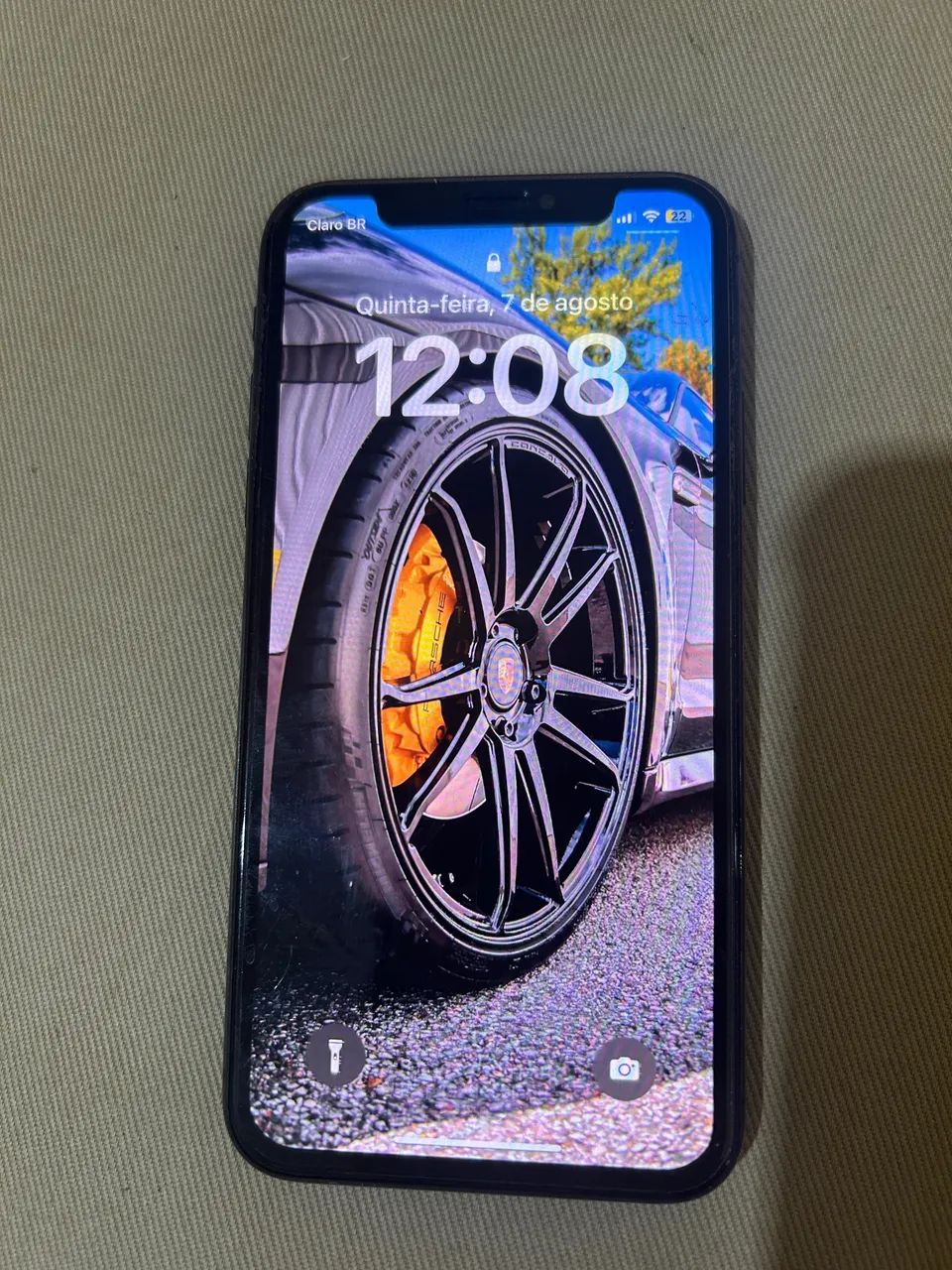 Vende-se iPhone X muito conservado .