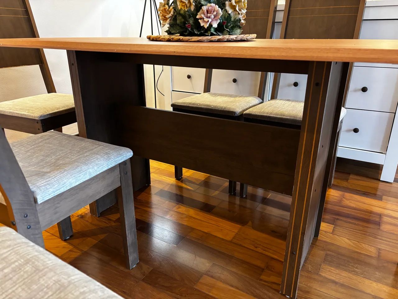 Mesa de jantar com 6 cadeiras bom preço - Foto 4