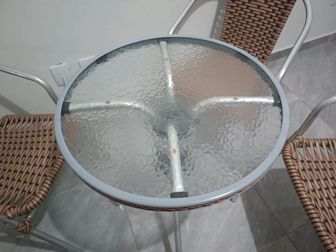 Jogo de mesa com 4 cadeiras em alumínio  - Foto 3