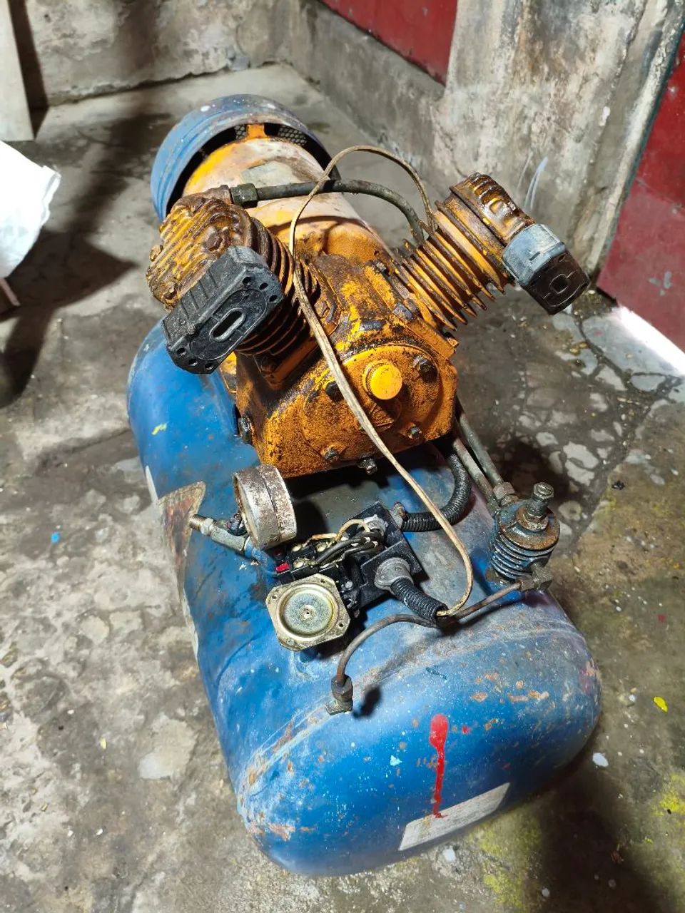 Vendo compressor com 2 cabeçotes - Foto 2
