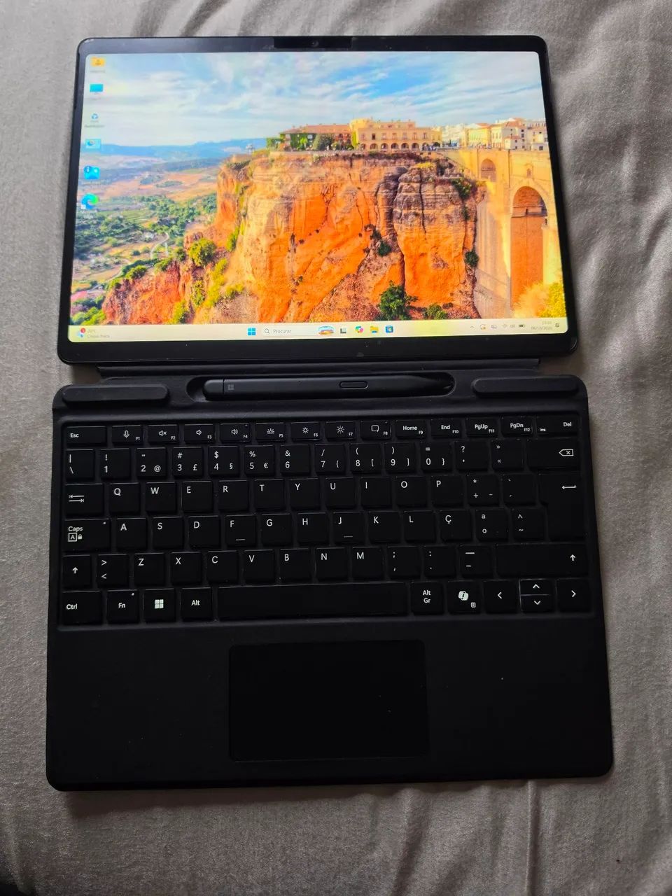 Microsoft Surface Pro 11th edition 16gb de RAM 512ssd com capa teclado e caneta. .  - Foto 3