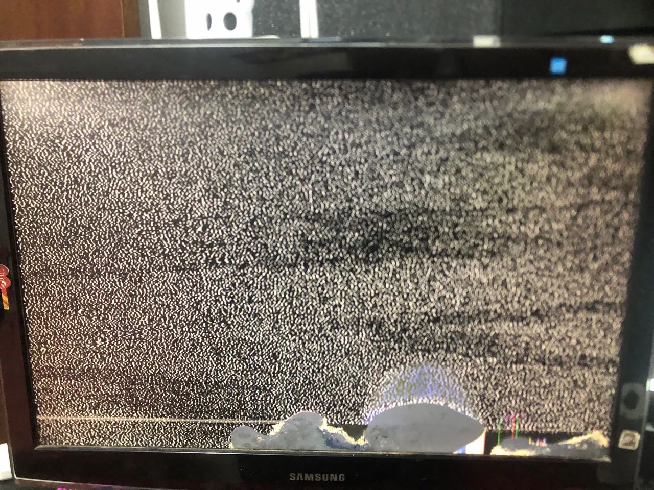 Vendo TV Monitor 24 polegadas Usado (Danificado a tela) - Foto 4