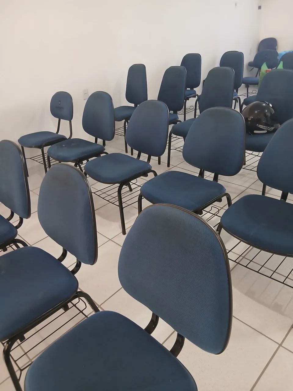 Cadeiras poltronas de auditório 