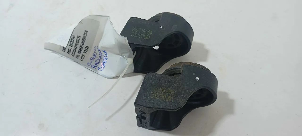 Suportes Radiador Superior Gm Tracker Lt 2024 26216304