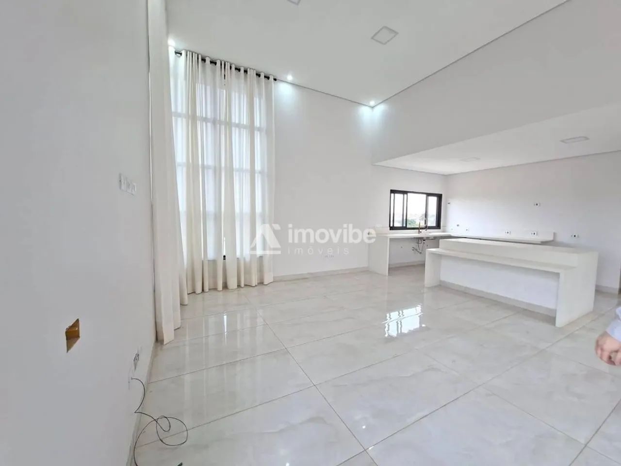 CASA EM CONDOMINIO MACKNIGHT COM PISCINA