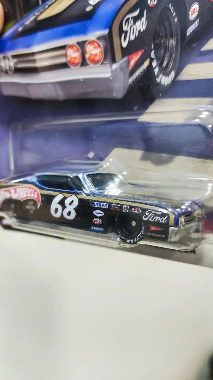 Hot Wheels Boulevard - '69 Ford Torino Talladega - Foto 3