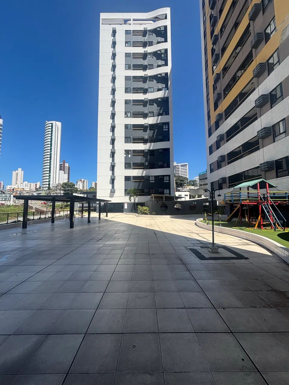 Apartamento com 2 quartos sendo 1 suíte em Petrópolis 