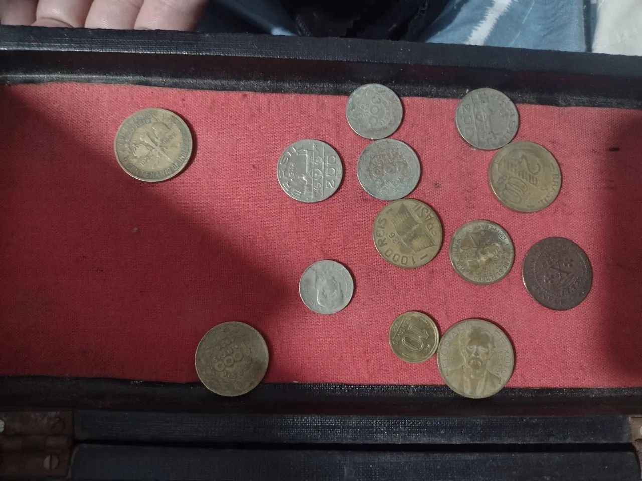 Vendo moeda antiga tudo 400