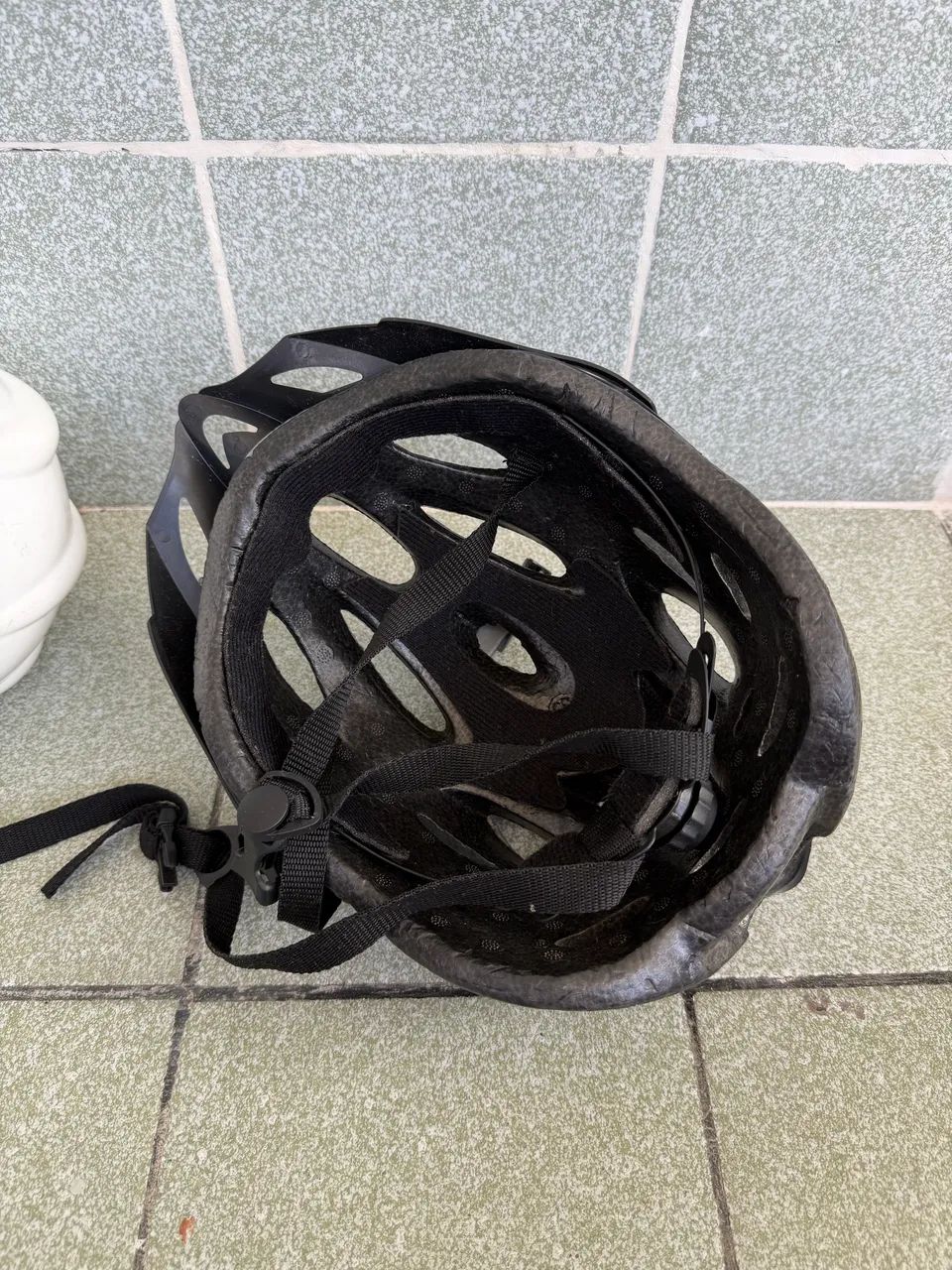 Capacetes de bicicleta e de obra - Foto 3