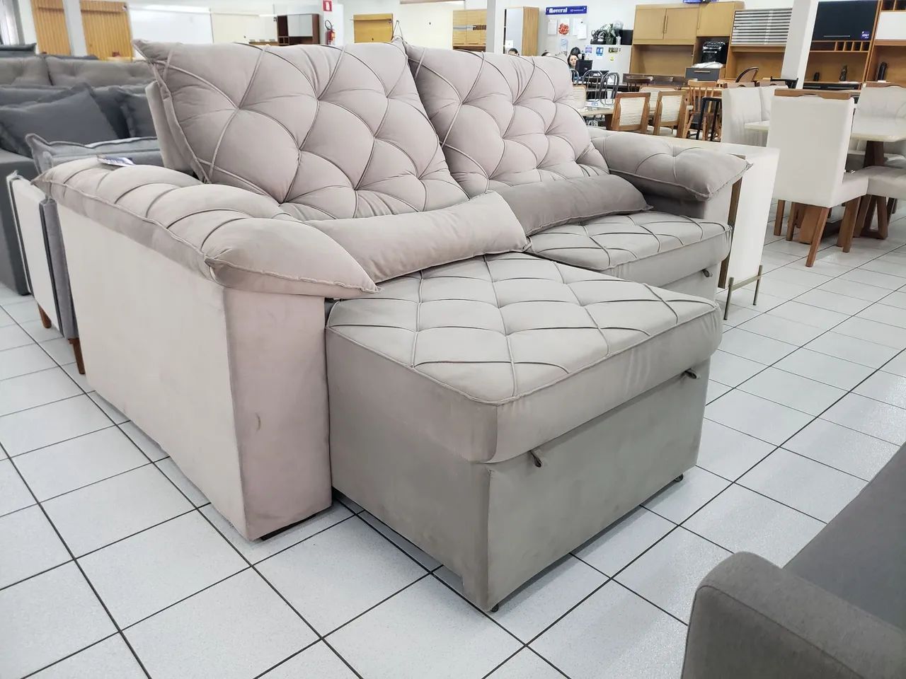 Retractable and Reclining Sofa 2.3065115872143106123