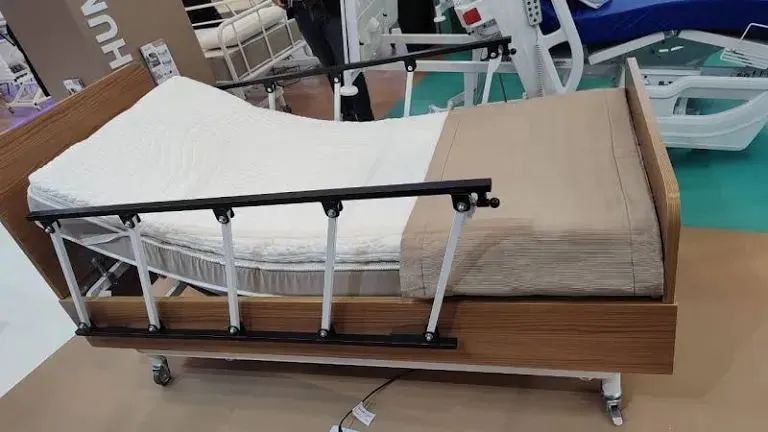 Vende-se cama hospitalar semi-nova - Foto 2
