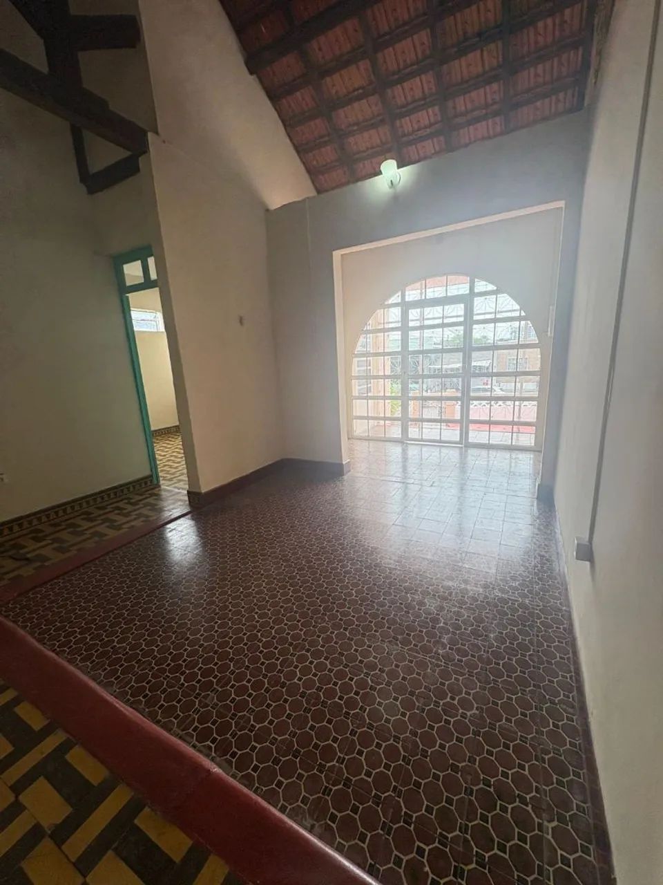 //Casa Comercial ou Residencial na Praça 14 - Centro 