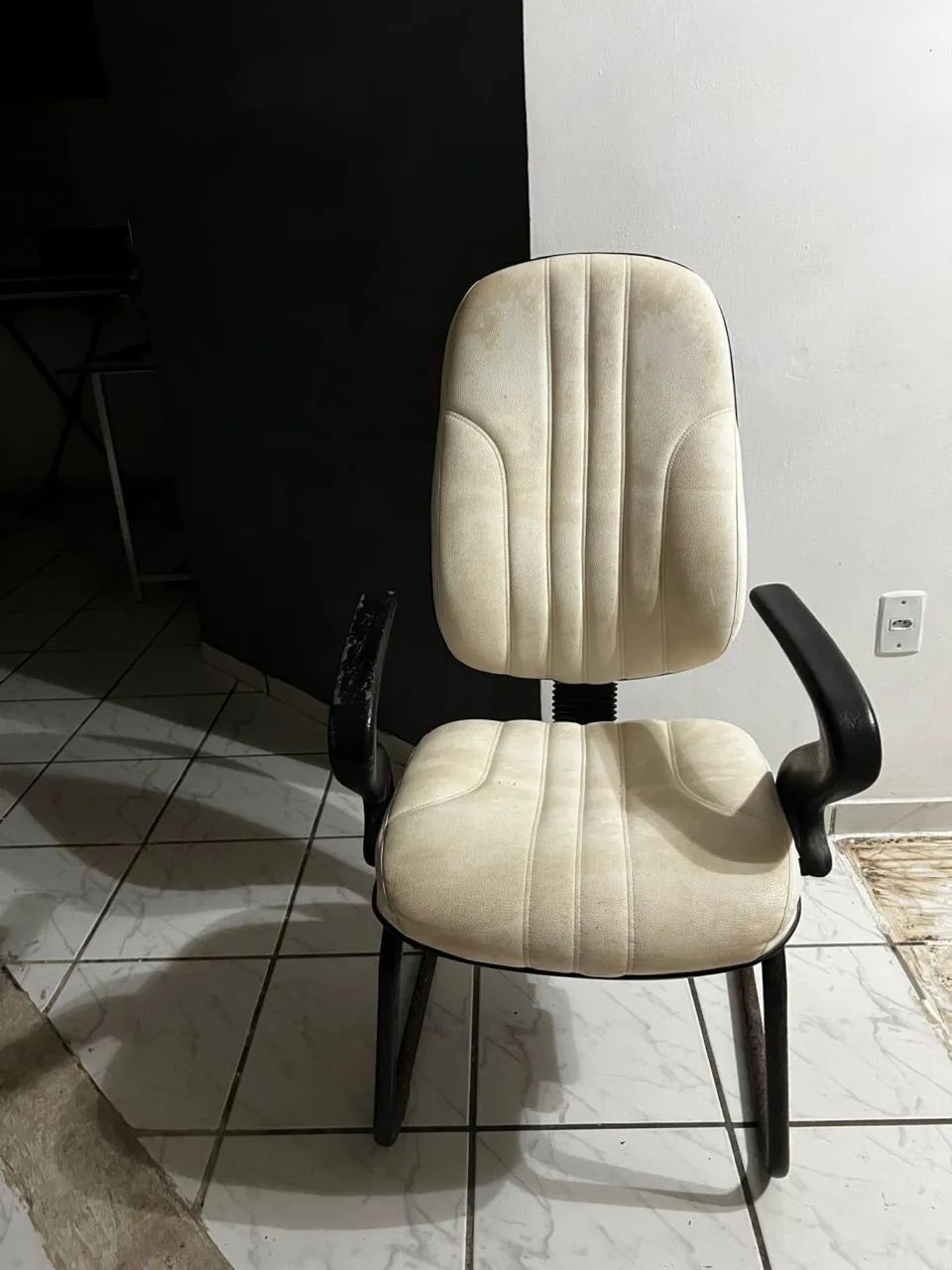 Cadeira pé e mão fixo - Foto 3