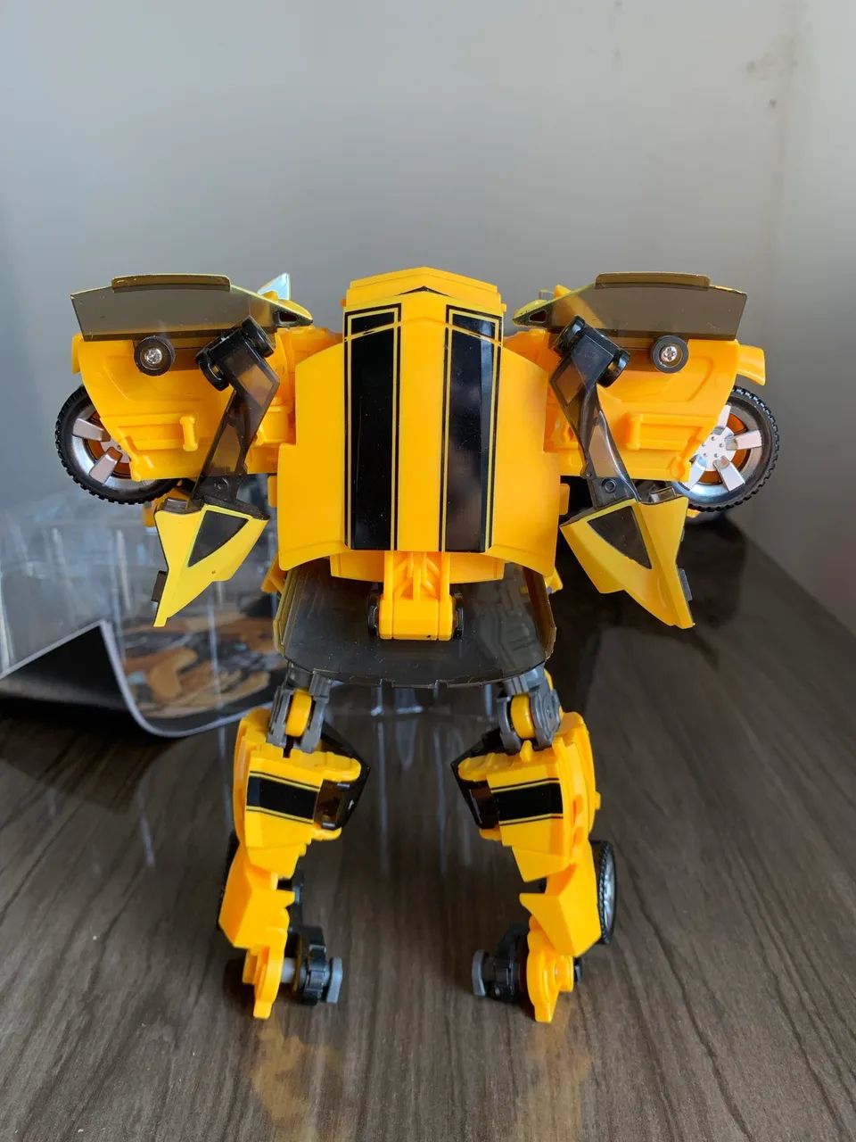 Boneco Bumblebee TRANSFORMES articulado  - Foto 3