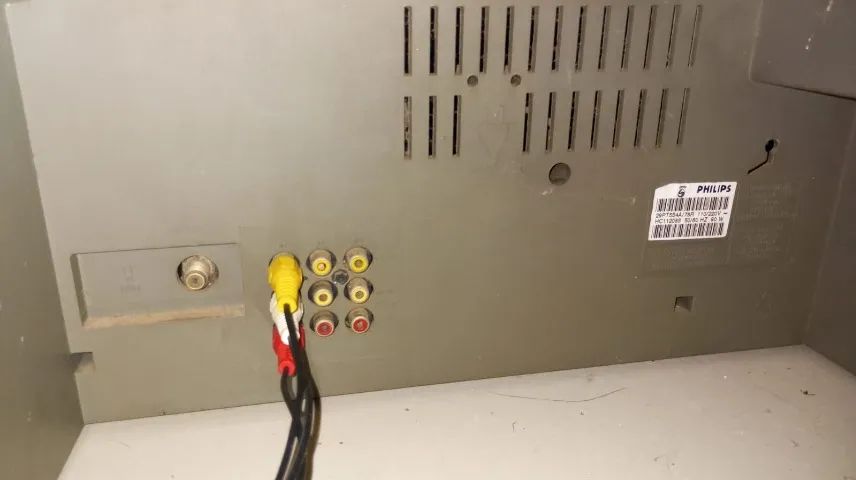 TV de tubo 29 polegadas PHILIPS 29PT554A/78R com controle - Foto 4