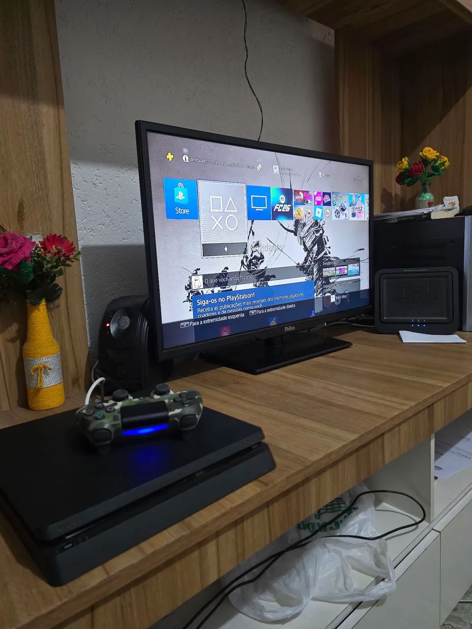 PS4 Slim 1TB + Controle Original Sony - Foto 2