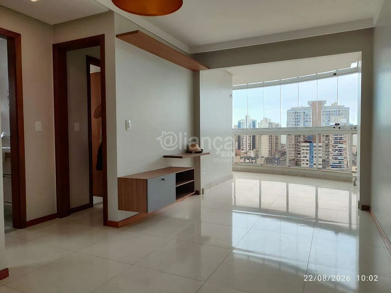 Apartamento com 02 quartos,suíte, em Praia de Itapuã