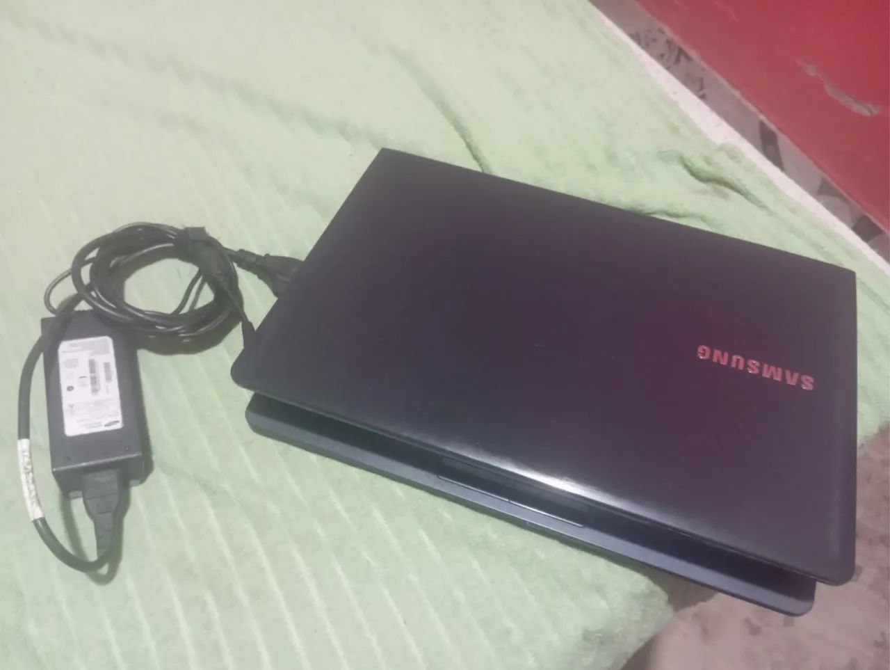 Notebook Samsung / 6 GB memoria / core i3 / HDM/ bluetooth