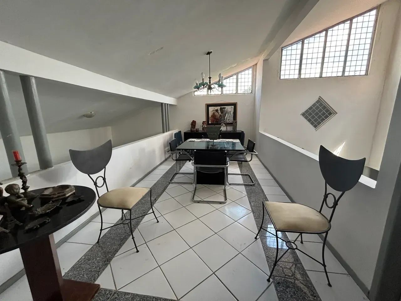 CASA COM ARQUITETURA MODERNA, BEIRA DE PISTA. - Foto 12