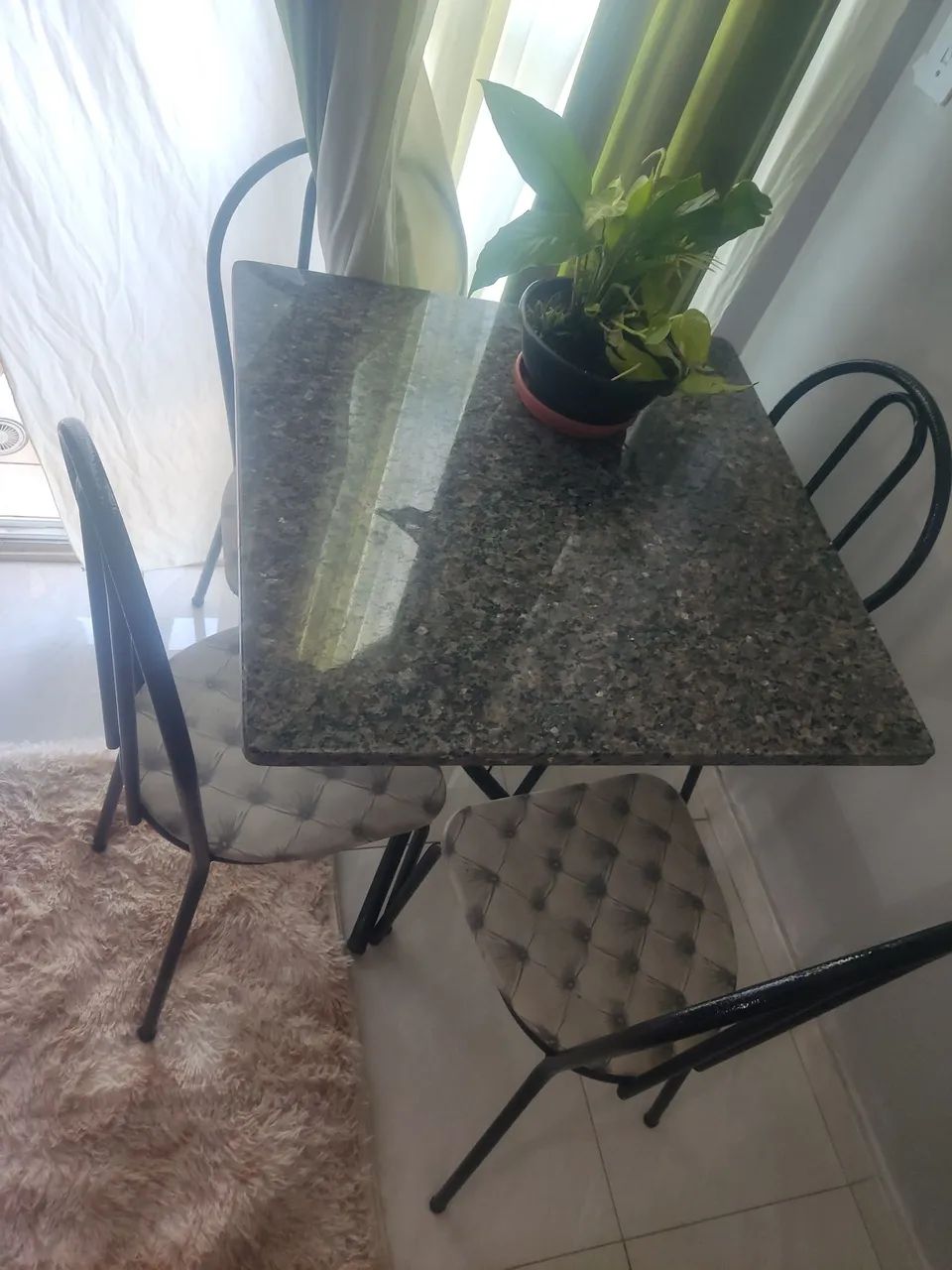 Mesa com 4 cadeiras  - Foto 3