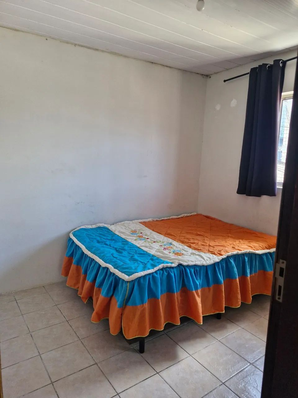 Aluga se um quarto  - Foto 2