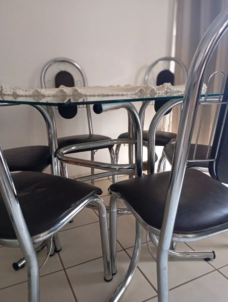 Mesa 6 cadeiras, vidro sextavado 