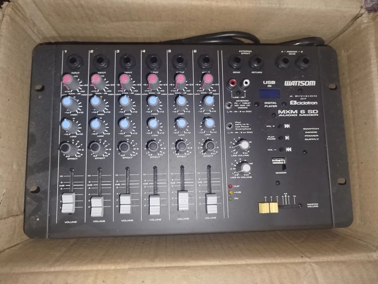 Mesa de Som analógica Wattsom MXM 6 SD